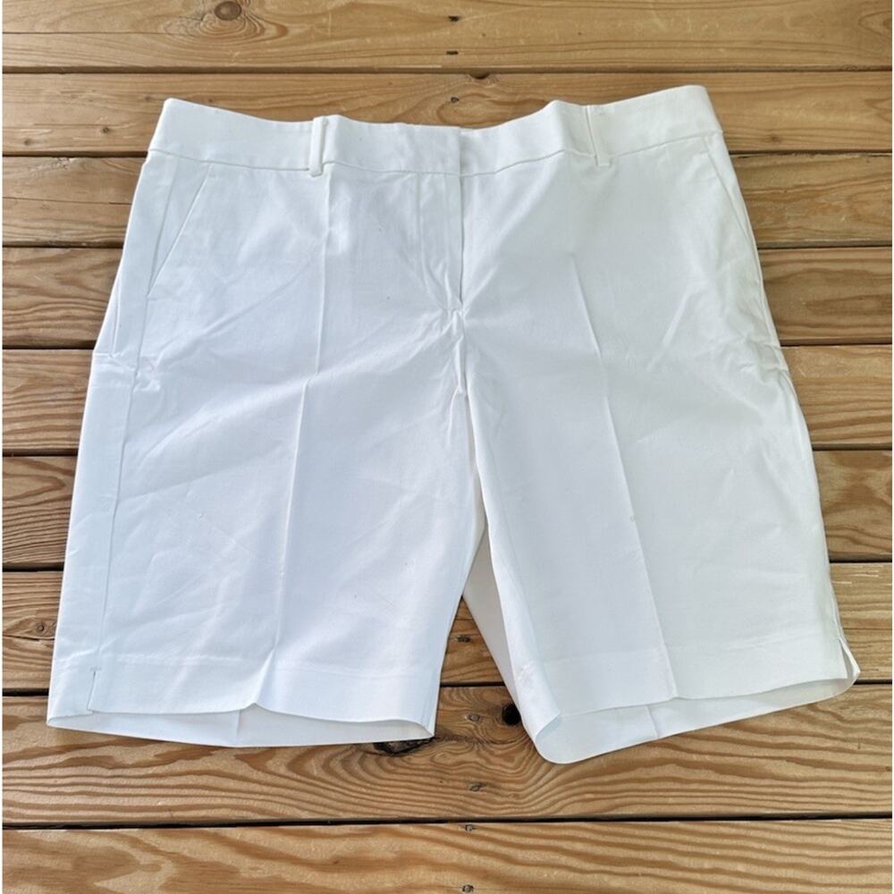 NWT $49 Ann Taylor Boardwalk Shorts Size 16 Women’s White